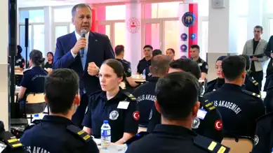 Yerlikaya, Polis Akademisi'ni Ziyaret Etti