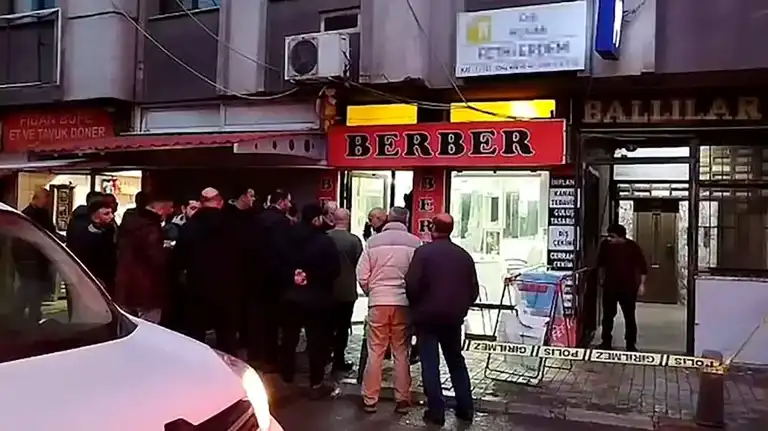 Berber, Kadının Oğlu Tarafından Vuruldu!